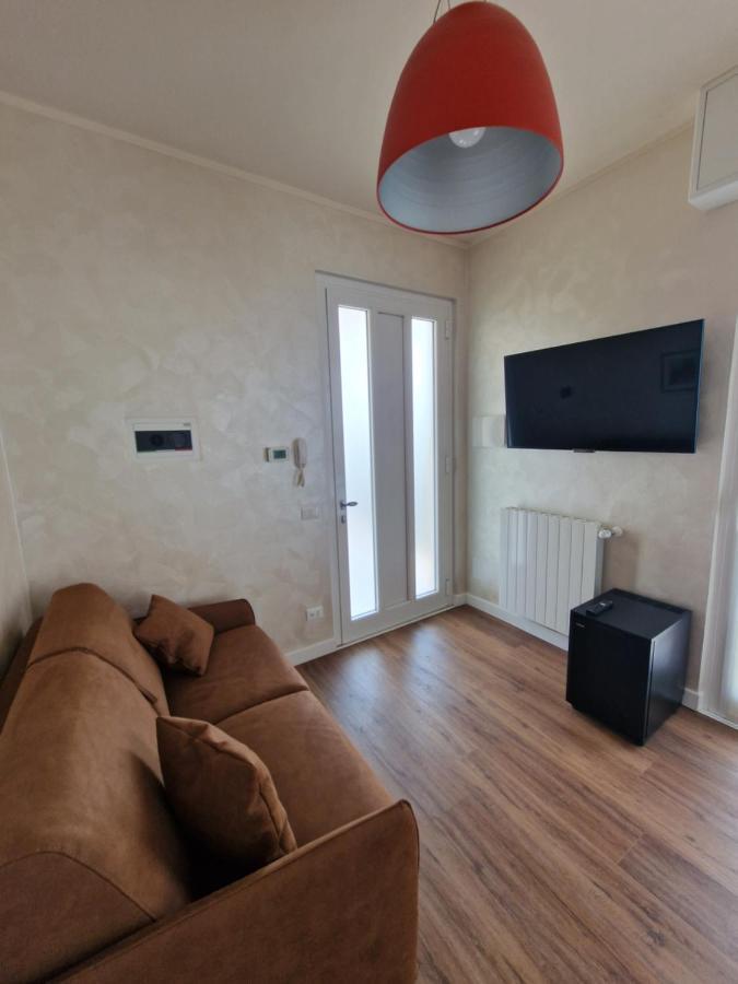 B&B A Due Passi Dal Lago Adro Exterior photo