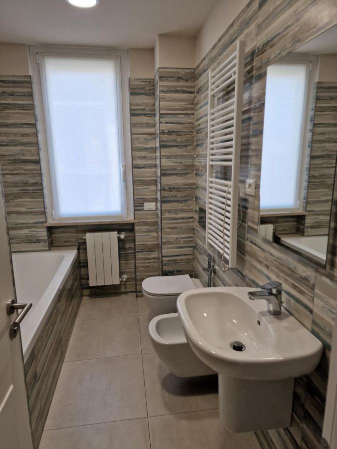 B&B A Due Passi Dal Lago Adro Exterior photo
